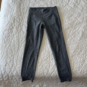 Outdoor Voices Gray Leggings Ankle Slightly Cropped Size Small